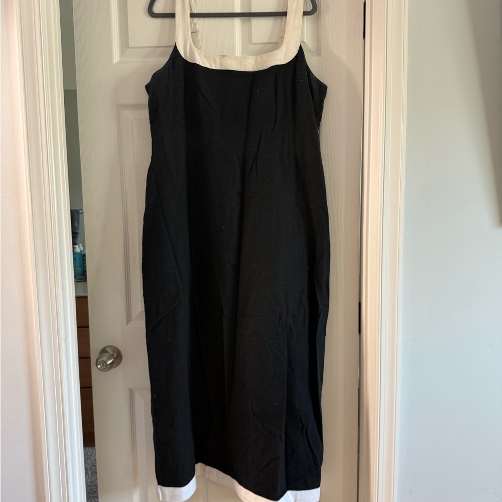 Abercrombie & Fitch Black and White Maxi Dress